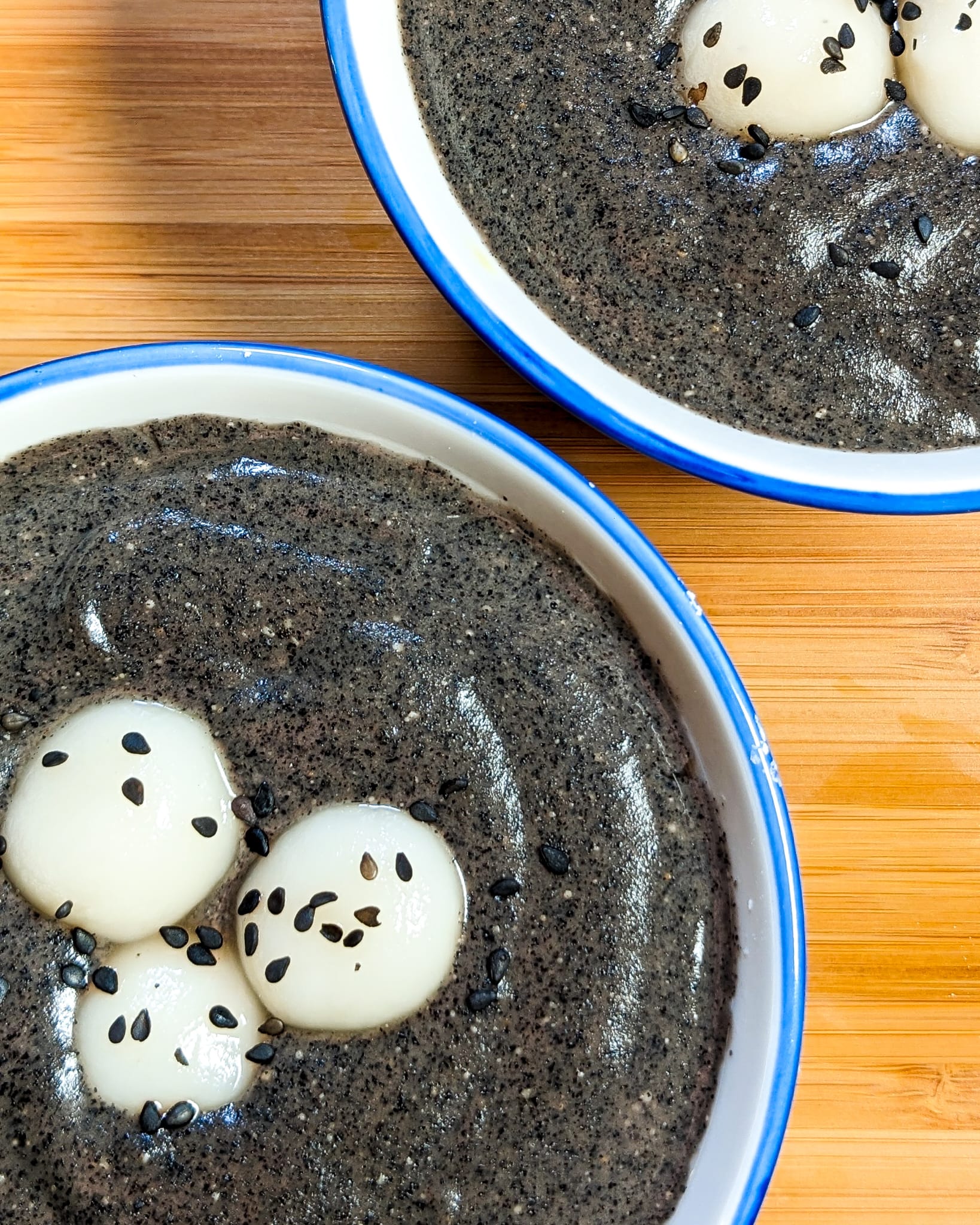 Black Sesame Soup Dessert (黑芝麻糊)