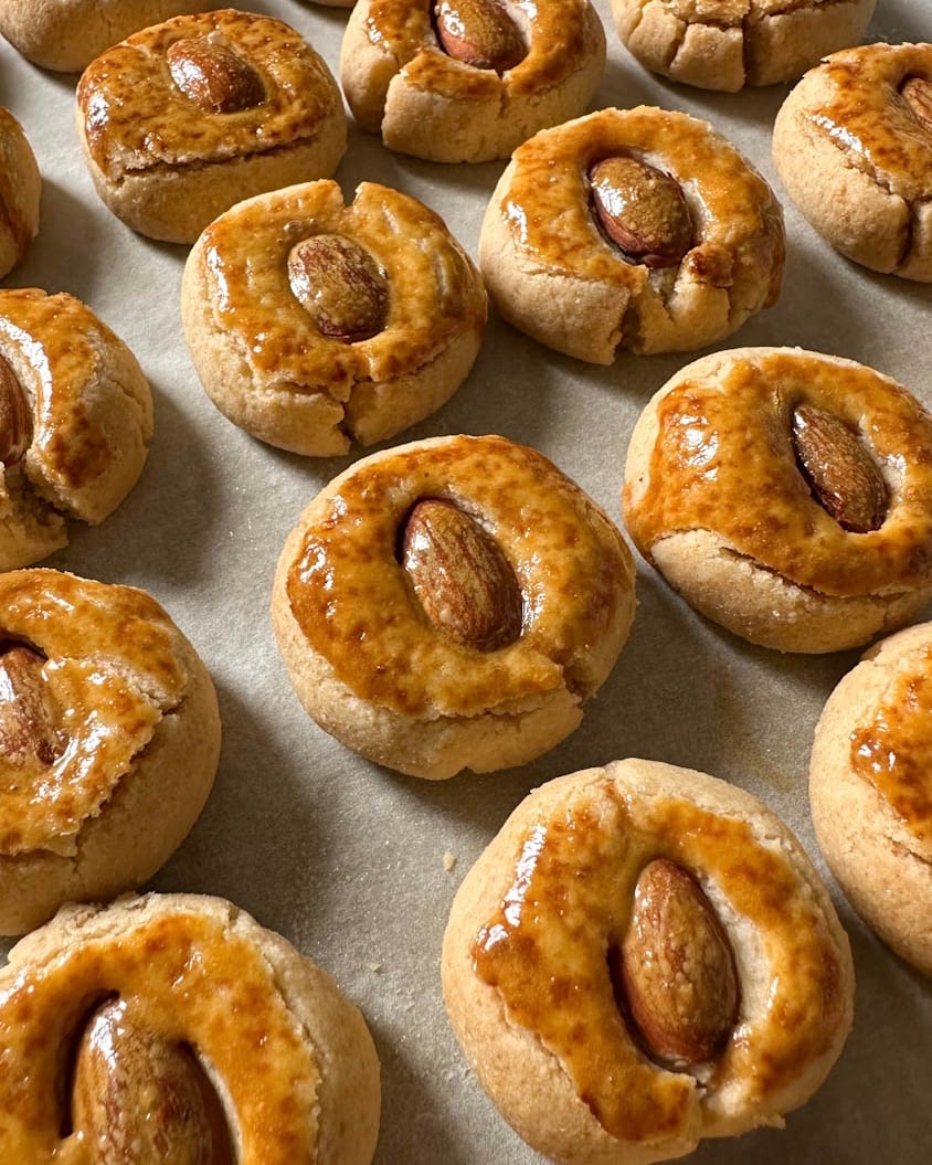 Chinese Almond Cookies (杏仁餅) - daigasikfaan